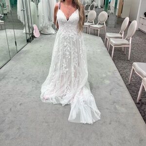 Elegant White Lace Bridal Gown